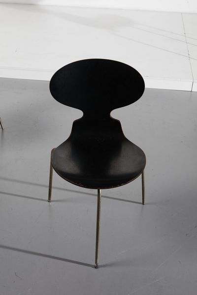 JACOBSEN ARNE (1902 - 1971) : Quattro sedie Ant 3100 per Fritz Hansen  - Asta Asta 364 | DESIGN E ARTI DECORATIVE DEL NOVECENTO - DESIGN (Online) Online - Associazione Nazionale - Case d'Asta italiane