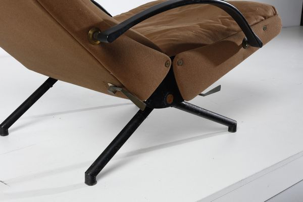 BORSANI OSVALDO (1911 - 1985) : Poltrona P40  per Tecno  - Asta Asta 364 | DESIGN E ARTI DECORATIVE DEL NOVECENTO - DESIGN (Online) Online - Associazione Nazionale - Case d'Asta italiane