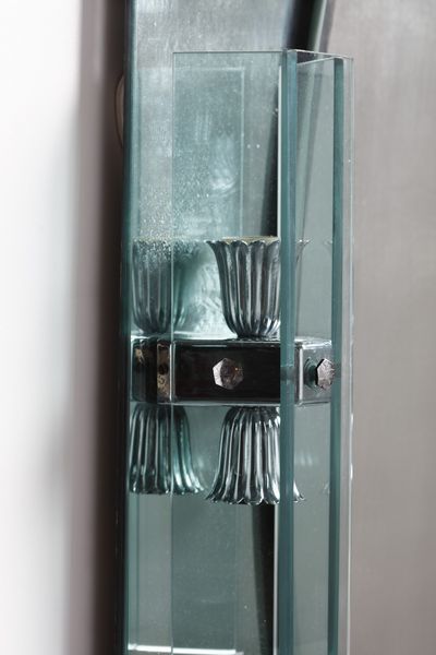 VECA : Specchio con coppia di appliques  - Asta Asta 364 | DESIGN E ARTI DECORATIVE DEL NOVECENTO - DESIGN (Online) Online - Associazione Nazionale - Case d'Asta italiane