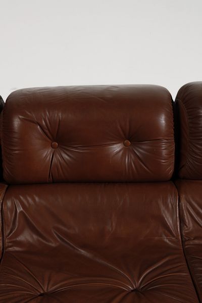 PIAZZESI ADRIANO : attribuito.Divano  - Asta Asta 364 | DESIGN E ARTI DECORATIVE DEL NOVECENTO - DESIGN (Online) Online - Associazione Nazionale - Case d'Asta italiane