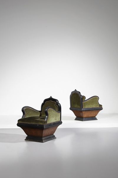 MANIFATTURA ITALIANA : Coppia di poltrone in stile neogotico  - Asta Asta 364 | DESIGN E ARTI DECORATIVE DEL NOVECENTO - DESIGN (Online) Online - Associazione Nazionale - Case d'Asta italiane