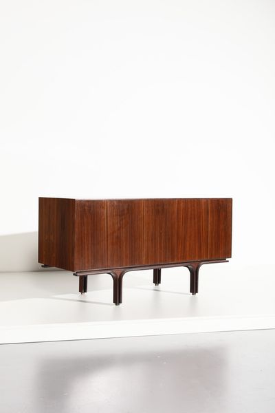 FRATTINI GIANFRANCO (1926 - 2004) : Credenza per Bernini  - Asta Asta 364 | DESIGN E ARTI DECORATIVE DEL NOVECENTO - DESIGN (Online) Online - Associazione Nazionale - Case d'Asta italiane