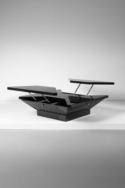 COCCHIA FABRIZIO : Tavolino da salotto Coclea per Sormani  - Asta Asta 364 | DESIGN E ARTI DECORATIVE DEL NOVECENTO - DESIGN (Online) Online - Associazione Nazionale - Case d'Asta italiane