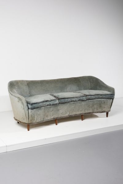 PONTI GIO (1891 - 1979) : Divano per Casa & Giardino  - Asta Asta 364 | DESIGN E ARTI DECORATIVE DEL NOVECENTO - DESIGN (Online) Online - Associazione Nazionale - Case d'Asta italiane