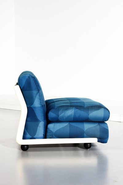 BELLINI MARIO (n. 1935) : Cinque sedute Amanta per C&B Italia  - Asta Asta 364 | DESIGN E ARTI DECORATIVE DEL NOVECENTO - DESIGN (Online) Online - Associazione Nazionale - Case d'Asta italiane