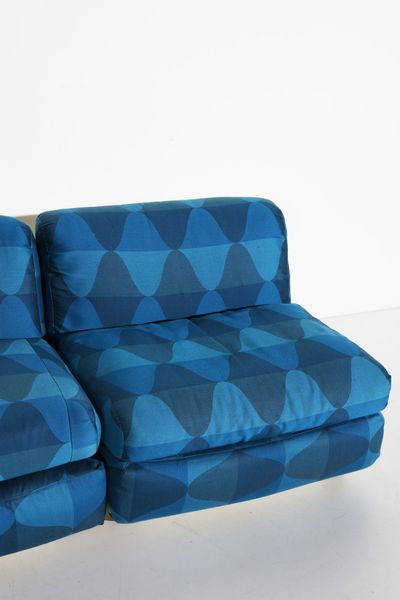 BELLINI MARIO (n. 1935) : Cinque sedute Amanta per C&B Italia  - Asta Asta 364 | DESIGN E ARTI DECORATIVE DEL NOVECENTO - DESIGN (Online) Online - Associazione Nazionale - Case d'Asta italiane