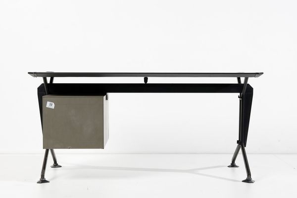 GRUPPO BBPR (n. 1932) : Scrivania Arco per Olivetti Synthesis  - Asta Asta 364 | DESIGN E ARTI DECORATIVE DEL NOVECENTO - DESIGN (Online) Online - Associazione Nazionale - Case d'Asta italiane