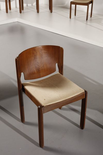MAGISTRETTI VICO (1920 - 2006) : Dieci sedie 122 per Cassina  - Asta Asta 364 | DESIGN E ARTI DECORATIVE DEL NOVECENTO - DESIGN (Online) Online - Associazione Nazionale - Case d'Asta italiane