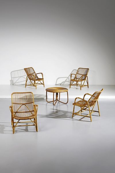 MANIFATTURA ITALIANA : Quattro sedie e un tavolino  - Asta Asta 364 | DESIGN E ARTI DECORATIVE DEL NOVECENTO - DESIGN (Online) Online - Associazione Nazionale - Case d'Asta italiane