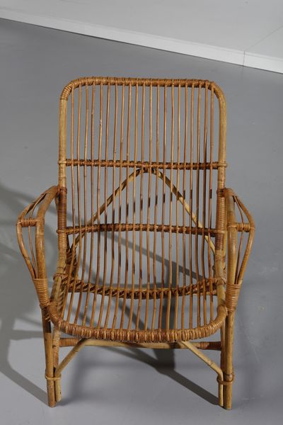 MANIFATTURA ITALIANA : Quattro sedie e un tavolino  - Asta Asta 364 | DESIGN E ARTI DECORATIVE DEL NOVECENTO - DESIGN (Online) Online - Associazione Nazionale - Case d'Asta italiane