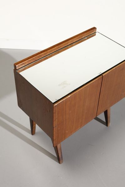 DASSI MOBILI MODERNI : Coppia di comodini  - Asta Asta 364 | DESIGN E ARTI DECORATIVE DEL NOVECENTO - DESIGN (Online) Online - Associazione Nazionale - Case d'Asta italiane