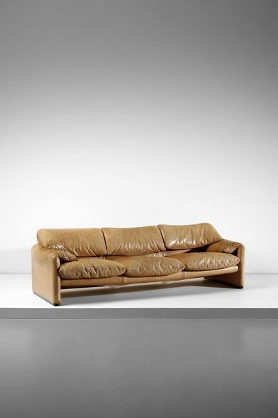 MAGISTRETTI VICO (1920 - 2006) : Divano Maralunga per Cassina  - Asta Asta 364 | DESIGN E ARTI DECORATIVE DEL NOVECENTO - DESIGN (Online) Online - Associazione Nazionale - Case d'Asta italiane