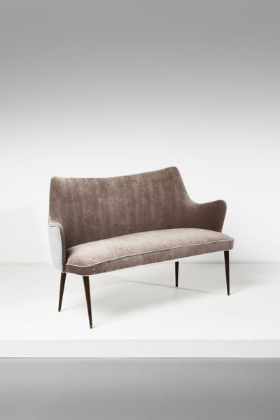 BORSANI OSVALDO (1911 - 1985) : Divanetto P35 per Arredamenti Borsani, Varedo  - Asta Asta 364 | DESIGN E ARTI DECORATIVE DEL NOVECENTO - DESIGN (Online) Online - Associazione Nazionale - Case d'Asta italiane