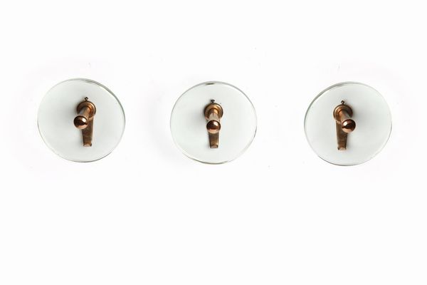 FONTANA ARTE : Tre appendiabiti  - Asta Asta 364 | DESIGN E ARTI DECORATIVE DEL NOVECENTO - DESIGN (Online) Online - Associazione Nazionale - Case d'Asta italiane