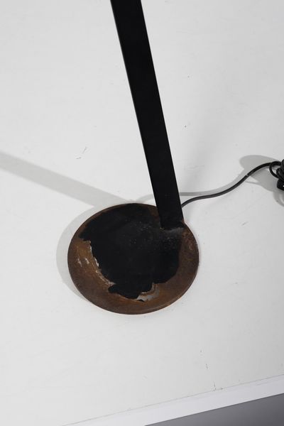 GECCHELIN BRUNO (n. 1939) : Lampada da terra per Oluce  - Asta Asta 364 | DESIGN E ARTI DECORATIVE DEL NOVECENTO - DESIGN (Online) Online - Associazione Nazionale - Case d'Asta italiane