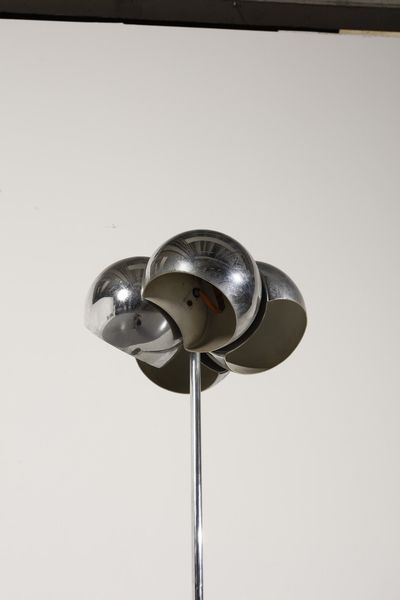 REGGIANI ILLUMINAZIONE : Lampada da terra Giunone per Artemide  - Asta Asta 364 | DESIGN E ARTI DECORATIVE DEL NOVECENTO - DESIGN (Online) Online - Associazione Nazionale - Case d'Asta italiane