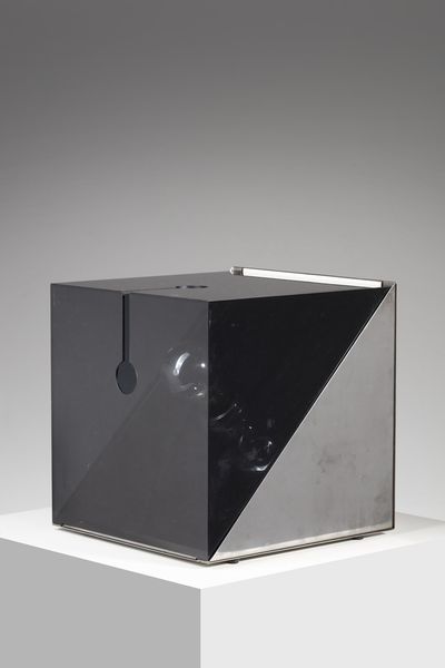 ITER ELETTRONICA : Lampada da tavolo Cubo  - Asta Asta 364 | DESIGN E ARTI DECORATIVE DEL NOVECENTO - DESIGN (Online) Online - Associazione Nazionale - Case d'Asta italiane