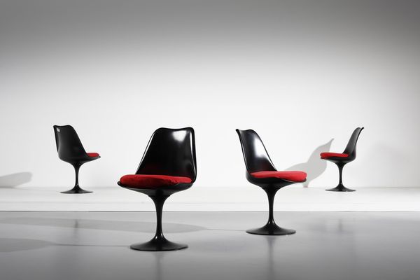 SAARINEN EERO (1910 - 1961) : Quattro sedie Tulip  - Asta Asta 364 | DESIGN E ARTI DECORATIVE DEL NOVECENTO - DESIGN (Online) Online - Associazione Nazionale - Case d'Asta italiane