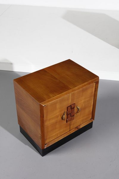 MANIFATTURA ITALIANA : Coppia di comodini  - Asta Asta 364 | DESIGN E ARTI DECORATIVE DEL NOVECENTO - DESIGN (Online) Online - Associazione Nazionale - Case d'Asta italiane