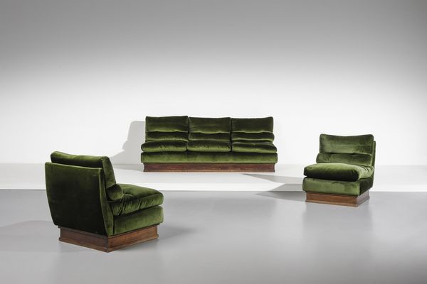FRIGERIO LUCIANO (1928 - 1999) : Coppia di poltrone e divano  - Asta Asta 364 | DESIGN E ARTI DECORATIVE DEL NOVECENTO - DESIGN (Online) Online - Associazione Nazionale - Case d'Asta italiane