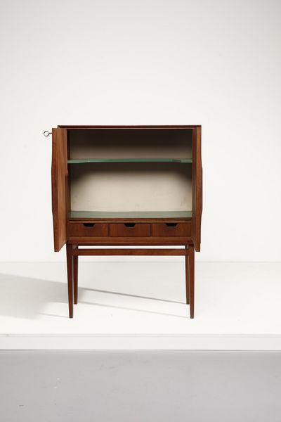 KJERSGAARD AKSEL : attribuito. Mobile bar  - Asta Asta 364 | DESIGN E ARTI DECORATIVE DEL NOVECENTO - DESIGN (Online) Online - Associazione Nazionale - Case d'Asta italiane