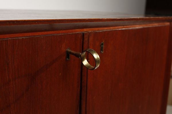 KJERSGAARD AKSEL : attribuito. Mobile bar  - Asta Asta 364 | DESIGN E ARTI DECORATIVE DEL NOVECENTO - DESIGN (Online) Online - Associazione Nazionale - Case d'Asta italiane