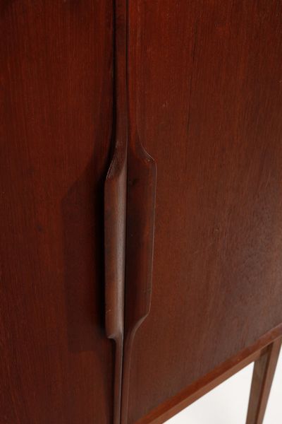 KJERSGAARD AKSEL : attribuito. Mobile bar  - Asta Asta 364 | DESIGN E ARTI DECORATIVE DEL NOVECENTO - DESIGN (Online) Online - Associazione Nazionale - Case d'Asta italiane