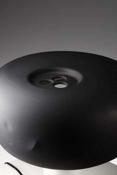 CASTIGLIONI ACHILLE (1918 -2002) & PIERGIACOMO (1913 - 1968) : Lampada da tavolo Snoopy per Flos  - Asta Asta 364 | DESIGN E ARTI DECORATIVE DEL NOVECENTO - DESIGN (Online) Online - Associazione Nazionale - Case d'Asta italiane