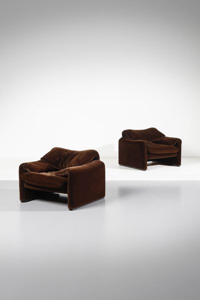 MAGISTRETTI VICO (1920 - 2006) : Coppia di poltrone Maralunga per Cassina  - Asta Asta 364 | DESIGN E ARTI DECORATIVE DEL NOVECENTO - DESIGN (Online) Online - Associazione Nazionale - Case d'Asta italiane