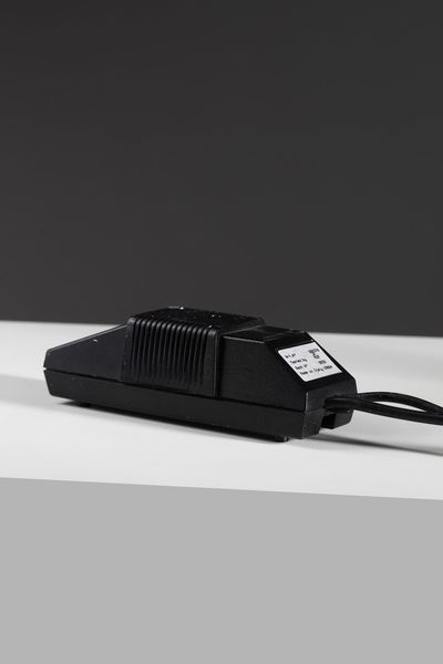 CASTIGLIONI ACHILLE (1918 -2002) & PIERGIACOMO (1913 - 1968) : Lampada da tavolo Tubino per Flos  - Asta Asta 364 | DESIGN E ARTI DECORATIVE DEL NOVECENTO - DESIGN (Online) Online - Associazione Nazionale - Case d'Asta italiane