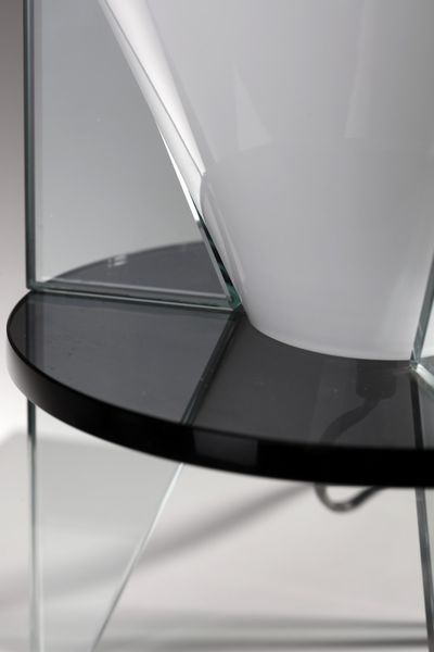 DORDONI RODOLFO (n. 1954) : Lampada da tavolo 2748 Otero per Fontana Arte  - Asta Asta 364 | DESIGN E ARTI DECORATIVE DEL NOVECENTO - DESIGN (Online) Online - Associazione Nazionale - Case d'Asta italiane