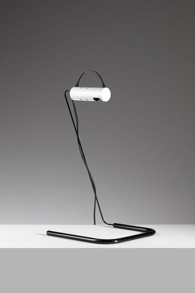 MAGISTRETTI VICO (1920 - 2006) : Lampada da tavolo Slalom produzione Oluce  - Asta Asta 364 | DESIGN E ARTI DECORATIVE DEL NOVECENTO - DESIGN (Online) Online - Associazione Nazionale - Case d'Asta italiane
