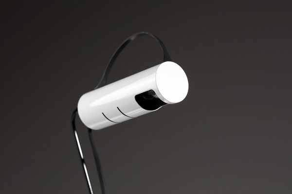 MAGISTRETTI VICO (1920 - 2006) : Lampada da tavolo Slalom produzione Oluce  - Asta Asta 364 | DESIGN E ARTI DECORATIVE DEL NOVECENTO - DESIGN (Online) Online - Associazione Nazionale - Case d'Asta italiane