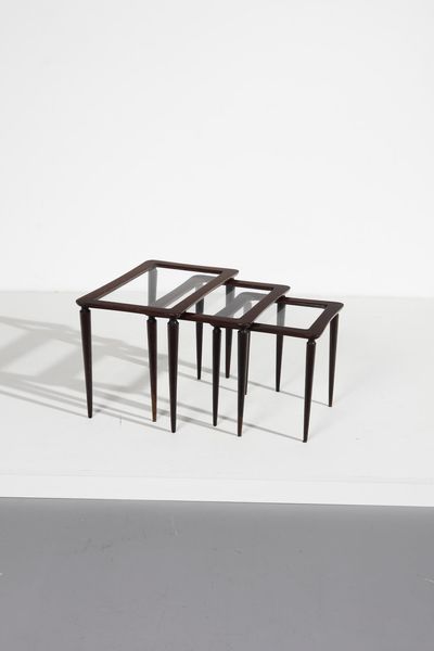 PARISI ICO (1916 - 1996) : nello stile di. Tre tavolini da salotto impilabili per De Baggis  - Asta Asta 364 | DESIGN E ARTI DECORATIVE DEL NOVECENTO - DESIGN (Online) Online - Associazione Nazionale - Case d'Asta italiane