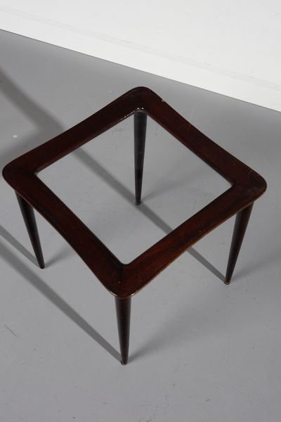 PARISI ICO (1916 - 1996) : nello stile di. Tre tavolini da salotto impilabili per De Baggis  - Asta Asta 364 | DESIGN E ARTI DECORATIVE DEL NOVECENTO - DESIGN (Online) Online - Associazione Nazionale - Case d'Asta italiane