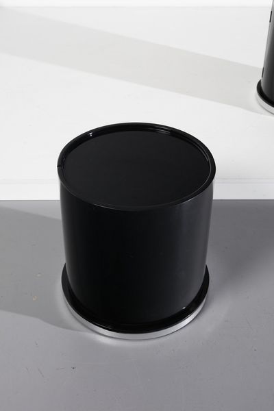 RIZZO WILLY (1928 - 2013) : Coppia di comodini Ghost per Mario Sabot  - Asta Asta 364 | DESIGN E ARTI DECORATIVE DEL NOVECENTO - DESIGN (Online) Online - Associazione Nazionale - Case d'Asta italiane