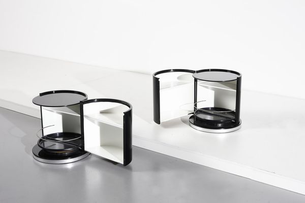 RIZZO WILLY (1928 - 2013) : Coppia di comodini Ghost per Mario Sabot  - Asta Asta 364 | DESIGN E ARTI DECORATIVE DEL NOVECENTO - DESIGN (Online) Online - Associazione Nazionale - Case d'Asta italiane