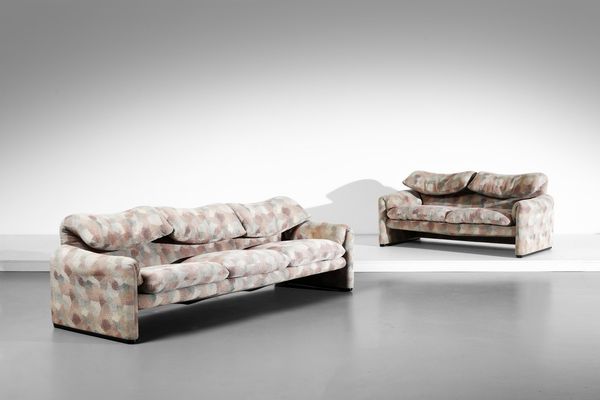 MAGISTRETTI VICO (1920 - 2006) : Coppia di divani Maralunga per Cassina  - Asta Asta 364 | DESIGN E ARTI DECORATIVE DEL NOVECENTO - DESIGN (Online) Online - Associazione Nazionale - Case d'Asta italiane