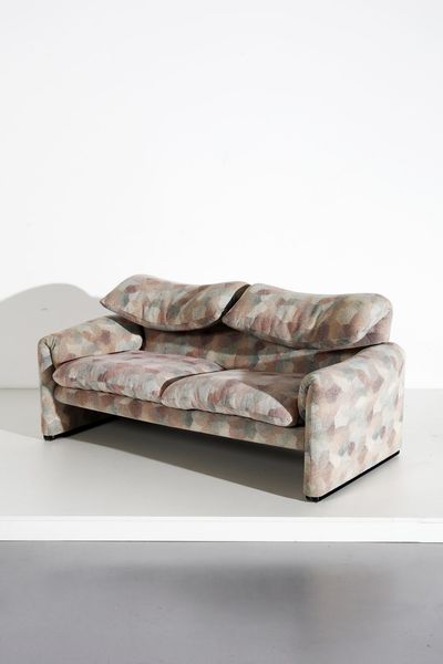 MAGISTRETTI VICO (1920 - 2006) : Coppia di divani Maralunga per Cassina  - Asta Asta 364 | DESIGN E ARTI DECORATIVE DEL NOVECENTO - DESIGN (Online) Online - Associazione Nazionale - Case d'Asta italiane