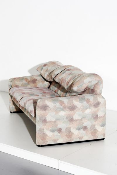 MAGISTRETTI VICO (1920 - 2006) : Coppia di divani Maralunga per Cassina  - Asta Asta 364 | DESIGN E ARTI DECORATIVE DEL NOVECENTO - DESIGN (Online) Online - Associazione Nazionale - Case d'Asta italiane