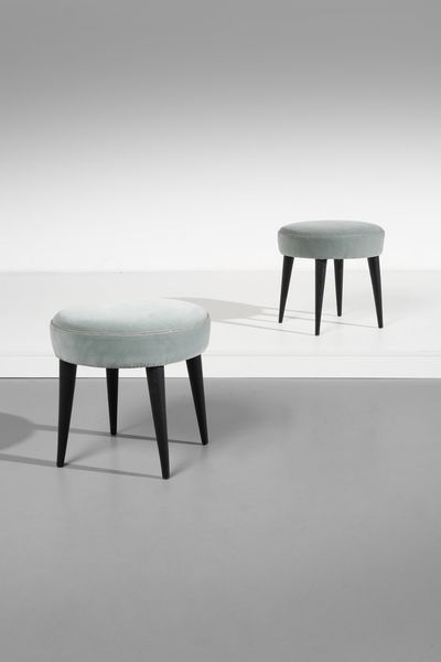PONTI GIO (1891 - 1979) : nello stile di. Coppia di sgabelli  - Asta Asta 364 | DESIGN E ARTI DECORATIVE DEL NOVECENTO - DESIGN (Online) Online - Associazione Nazionale - Case d'Asta italiane