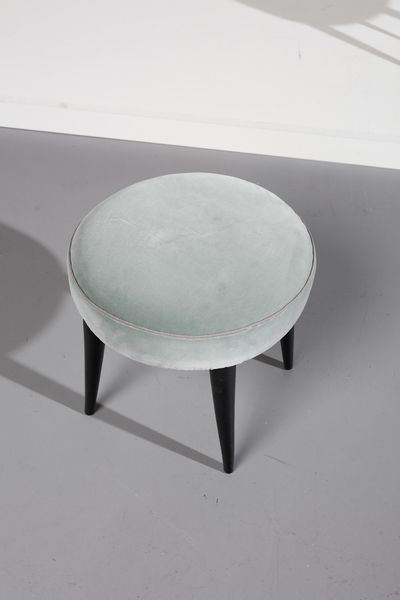 PONTI GIO (1891 - 1979) : nello stile di. Coppia di sgabelli  - Asta Asta 364 | DESIGN E ARTI DECORATIVE DEL NOVECENTO - DESIGN (Online) Online - Associazione Nazionale - Case d'Asta italiane