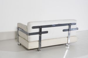 CACCIA DOMINIONI LUIGI (n. 1913) : Divano P11 Fasce Cromate per Azucena  - Asta Asta 364 | DESIGN E ARTI DECORATIVE DEL NOVECENTO - DESIGN (Online) Online - Associazione Nazionale - Case d'Asta italiane