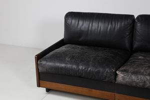 SCARPA TOBIA (n. 1935) : Divano produzione Cassina  - Asta Asta 364 | DESIGN E ARTI DECORATIVE DEL NOVECENTO - DESIGN (Online) Online - Associazione Nazionale - Case d'Asta italiane