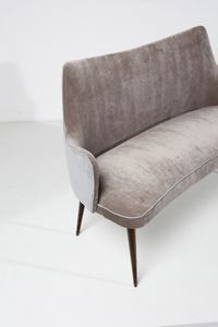BORSANI OSVALDO (1911 - 1985) : Divanetto P35 per Arredamenti Borsani, Varedo  - Asta Asta 364 | DESIGN E ARTI DECORATIVE DEL NOVECENTO - DESIGN (Online) Online - Associazione Nazionale - Case d'Asta italiane