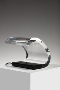 COLOMBO JOE (1930 - 1971) : Lampada da tavolo Acrilica per Oluce  - Asta Asta 364 | DESIGN E ARTI DECORATIVE DEL NOVECENTO - DESIGN (Online) Online - Associazione Nazionale - Case d'Asta italiane