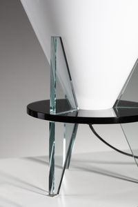 DORDONI RODOLFO (n. 1954) : Lampada da tavolo 2748 Otero per Fontana Arte  - Asta Asta 364 | DESIGN E ARTI DECORATIVE DEL NOVECENTO - DESIGN (Online) Online - Associazione Nazionale - Case d'Asta italiane