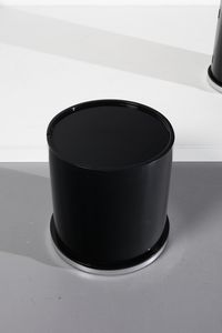 RIZZO WILLY (1928 - 2013) : Coppia di comodini Ghost per Mario Sabot  - Asta Asta 364 | DESIGN E ARTI DECORATIVE DEL NOVECENTO - DESIGN (Online) Online - Associazione Nazionale - Case d'Asta italiane