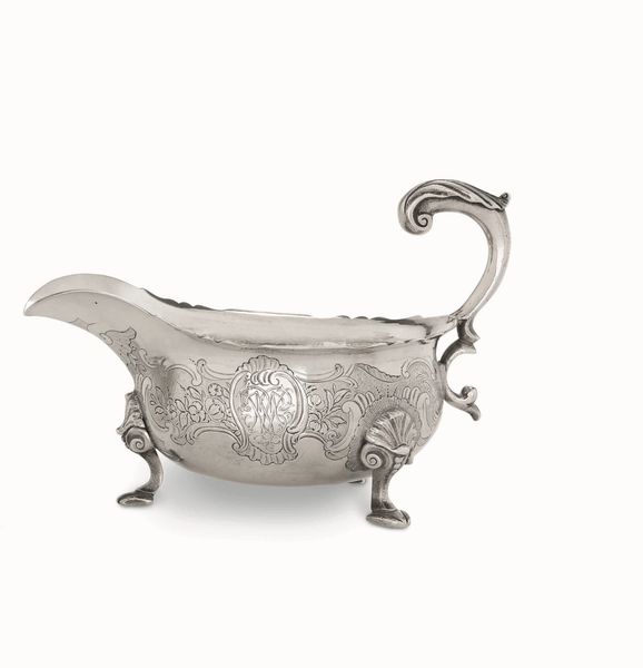 Salsiera. Argento fuso, sbalzato e cesellato. Londra 1742. Argentiere Joseph Sanders  - Asta Argenti antichi  - Associazione Nazionale - Case d'Asta italiane