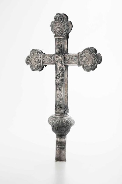 Importante croce processionale. Argento fuso, sbalzato e cesellato. Genova, marchio della Torretta per l'anno (1)779  - Asta Argenti antichi  - Associazione Nazionale - Case d'Asta italiane